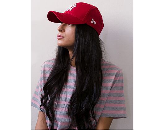 Kšiltovka New Era 9FORTY MLB League Basic New York Yankees Strapback Scarlet / White