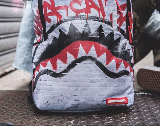 Batoh Sprayground Shark Eat Shark