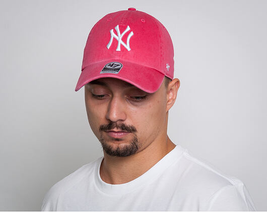Kšiltovka 47 Brand New York Yankees Clean Up Berry Strapback