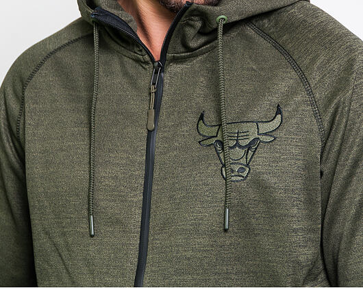 Mikina New Era Chicago Bulls NBA Engineered Fit Hoody New Olive