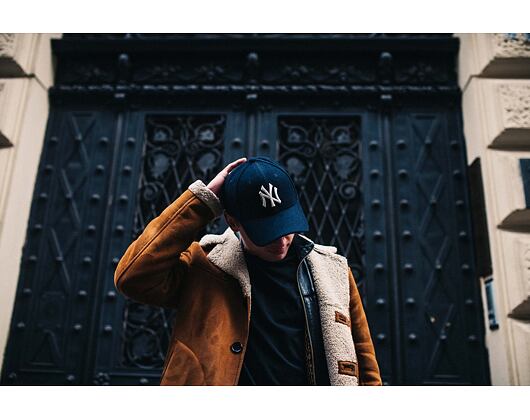Kšiltovka New Era 9FORTY New York Yankees Winter Utility Melton Navy/White Clipback