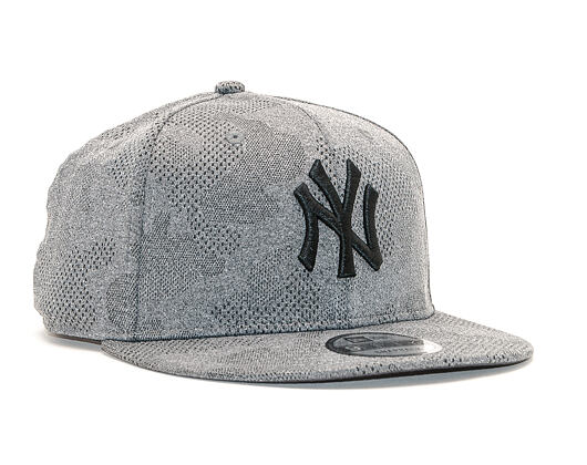 Kšiltovka New Era 9FIFTY Engineered Plus New York Yankees Gray / Black Snapback