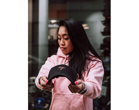 Dámská Kšiltovka New Era 9FORTY NYC Script Black