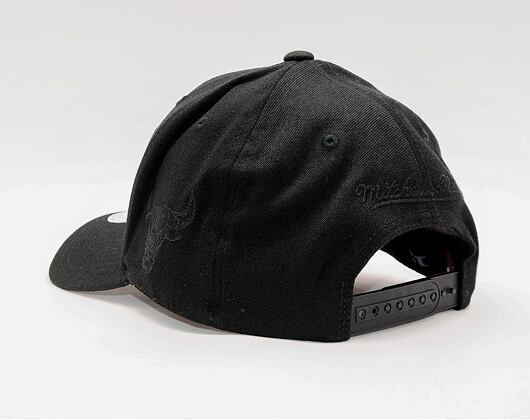 Kšiltovka Mitchell & Ness Chicago Bulls 826 Team Tonal Black