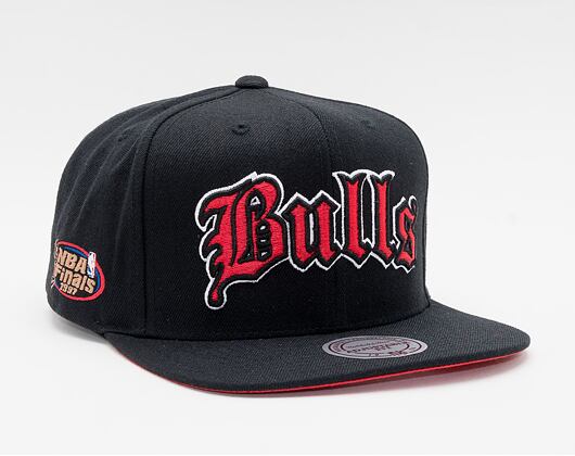 Kšiltovka Mitchell & Ness Old English Faded Snapback Chicago Bulls Black
