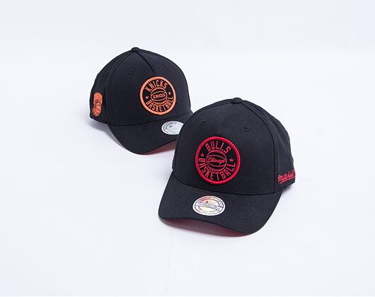 Kšiltovka Mitchell & Ness Chicago Bulls Black Vision High Crown Pinch Panel 110 Snapback