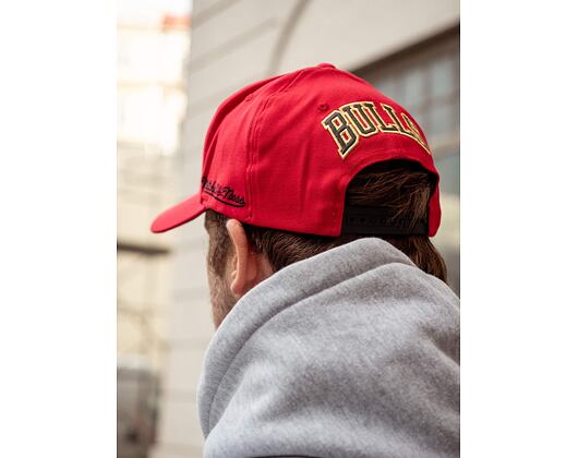 Kšiltovka Mitchell & Ness Chicago Bulls Black Bullion Snapback Red