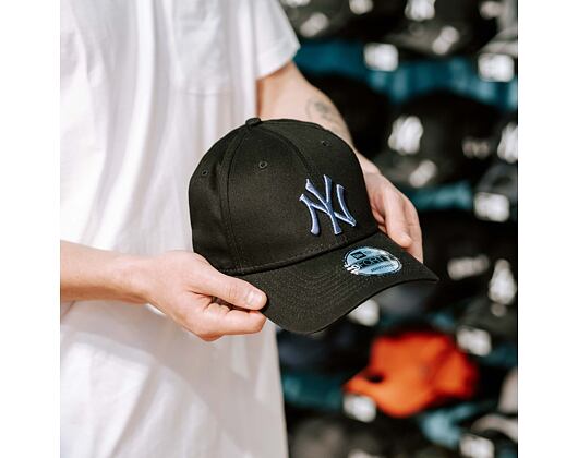 Kšiltovka New Era 9FORTY Color Essential New York Yankees Strapback Black / VSP