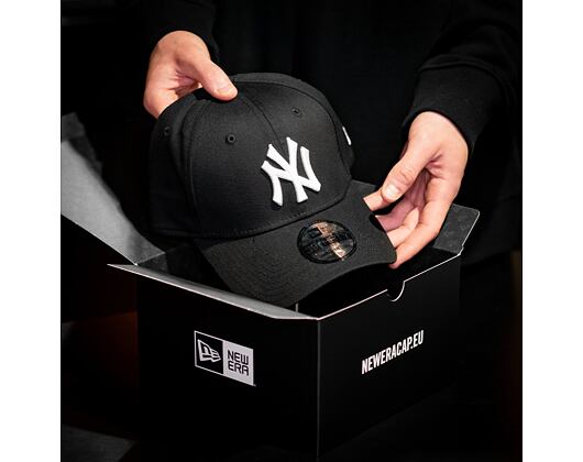 Kšiltovka New Era 9FORTY MLB League Basic New York Yankees - Black / White