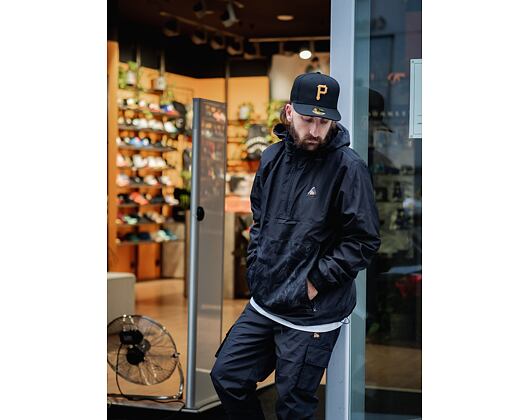 Bunda New Era Contemporary Cargo Windbreaker Black