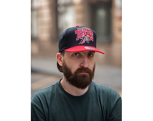 Kšiltovka Mitchell & Ness Team Arch 2 Tone Snapback Philadelphia 76ers Black / Red