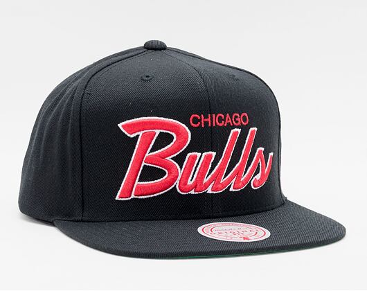 Kšiltovka Mitchell & Ness Chicago Bulls Foundation Script 2 Snapback Bulls Black