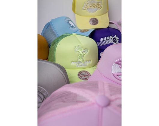 Kšiltovka Mitchell & Ness Milwaukee Bucks Pastel Trucker Snapback HWC Green