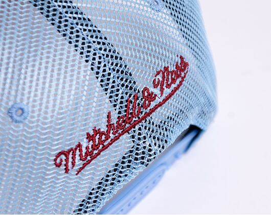 Kšiltovka Mitchell & Ness Keep On Truckin Trucker Chicago Bulls Light Blue