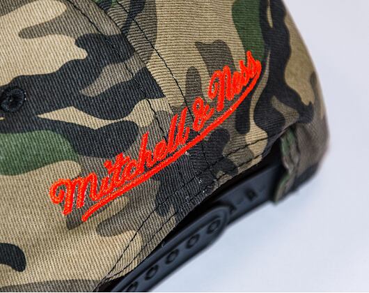 Kšiltovka Mitchell & Ness NEON CAMO POP SNAPBACK Milwaukee Bucks Camo