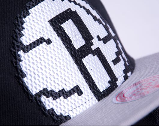 Kšiltovka Mitchell & Ness 8 BIT XL SNAPBACK BROOKLYN NETS Black