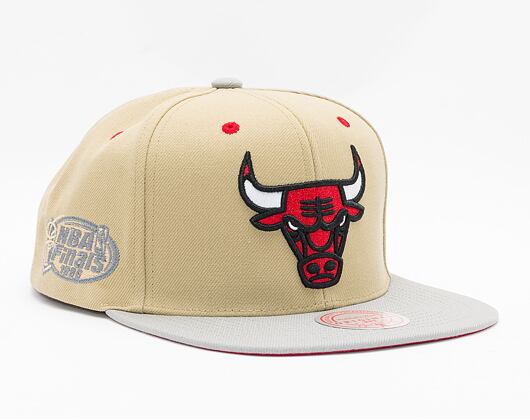 Kšiltovka Mitchell & Ness CLASSIC CANVAS SNAPBACK Chicago Bulls Tan