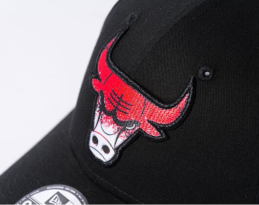Kšiltovka New Era 9FORTY NBA Gradient Infill Chicago Bulls Black / Team Color