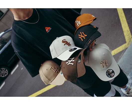Kšiltovka New Era 9FORTY MLB Team Outline New York Yankees Stone / Toasted Peanut