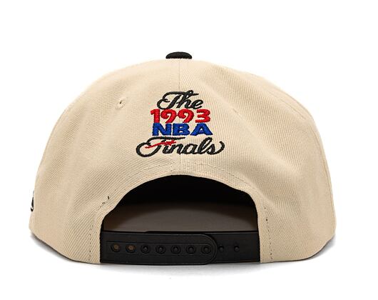 Kšiltovka Mitchell & Ness Nba Finals Remix Snapback Finals Bulls Vs. Suns Off White