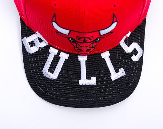 Kšiltovka Mitchell & Ness - Chicago Bulls - Underarch Pro Snapback - Red
