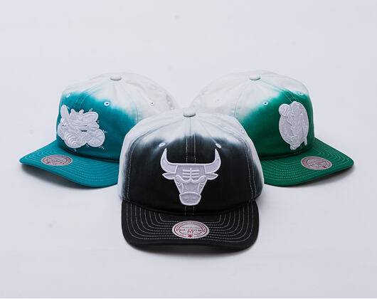 Kšiltovka Mitchell & Ness - Dip Dye Pro Snapback - Chicago Bulls - Black