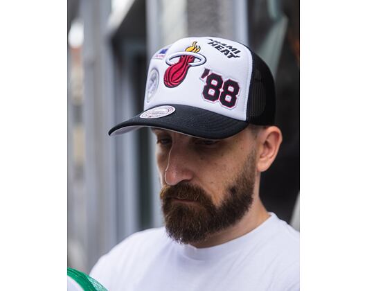 Kšiltovka Mitchell & Ness - Gridlock Trucker - Miami Heat - White
