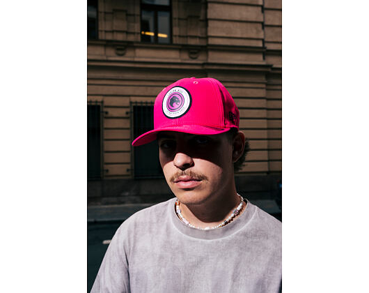 Kšiltovka New Era - LIV Golf 9SEVENTY Circle - Legion - Bright Red
