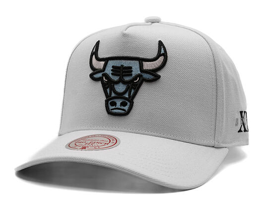 Kšiltovka Mitchell & Ness - NBA Core Xi Pro  Bulls - Chicago Bulls - White-Blue