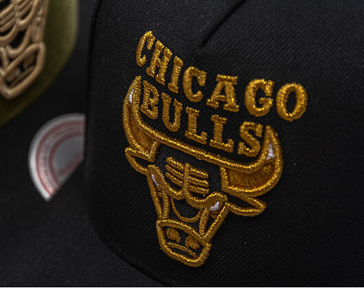 Kšiltovka Mitchell & Ness - NBA Core Vi Pro  Bulls - Chicago Bulls - Black-Gold