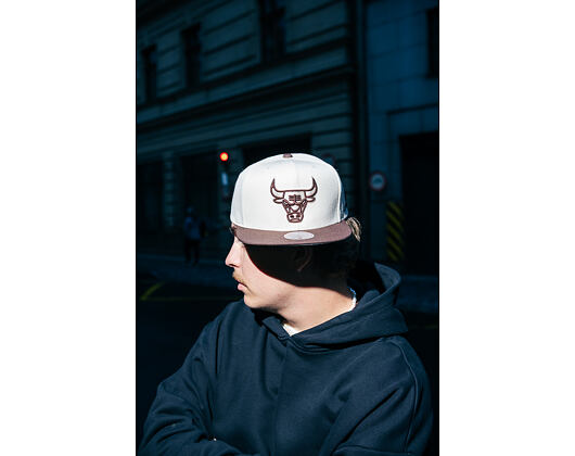 Kšiltovka Mitchell & Ness - NBA Fashion Basic 2T Snapback - Chicago Bulls - Cream
