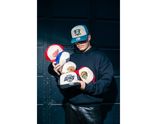 Kšiltovka Mitchell & Ness - NHL Vintage Block Trucker - New York Rangers - Cream