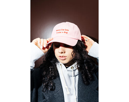 Kšiltovka 8by8 - Dadcap - "Sorry I'm Late I saw a dog" - Baby Pink/Red