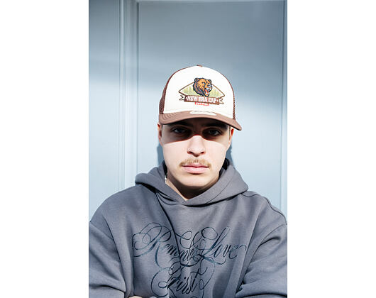 Kšiltovka New Era - Branded Graphic 9FORTY M-CROWN Trucker - Cream