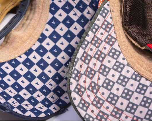 Kšiltovka Capslab - Looney Tunes Daffy Duck The Boxer - Vanilla / Navy