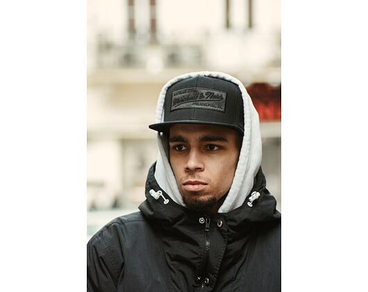 Kšiltovka Mitchell & Ness 2 Tone Label Black/Black Snapback