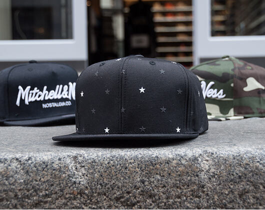 Kšiltovka Mitchell & Ness Star Filled Night Brand Black Snapback