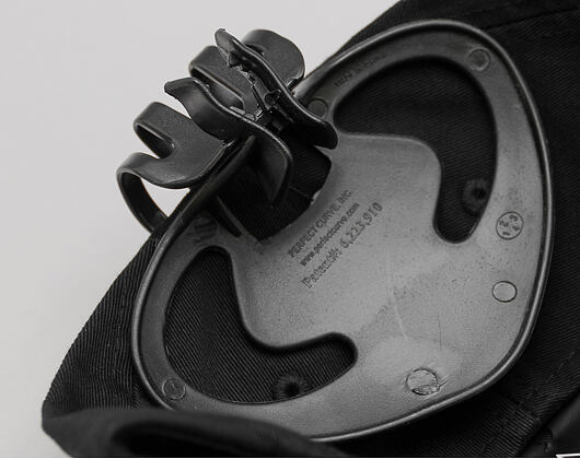 Držák na Kšiltovky CapRack 18 System Black