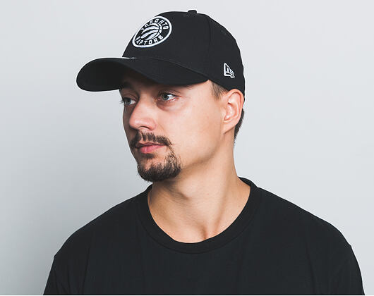Kšiltovka New Era Monochrome Toronto Raptors 39THIRTY Black