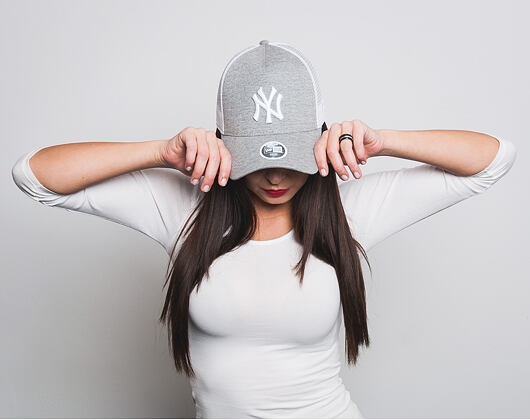 Dámská Kšiltovka New Era Jersey Essential Trucker New York Yankees 9FORTY Gray Snapback