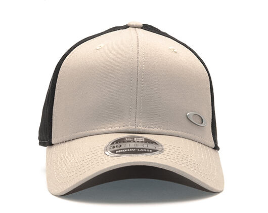 Kšiltovka Oakley New Era 39THIRTY Tinfoil Cap RYE