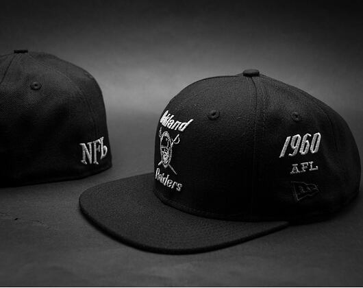 Kšiltovka New Era Silver and Black Attack Oakland Raiders 59FIFTY Black Fitted Cap