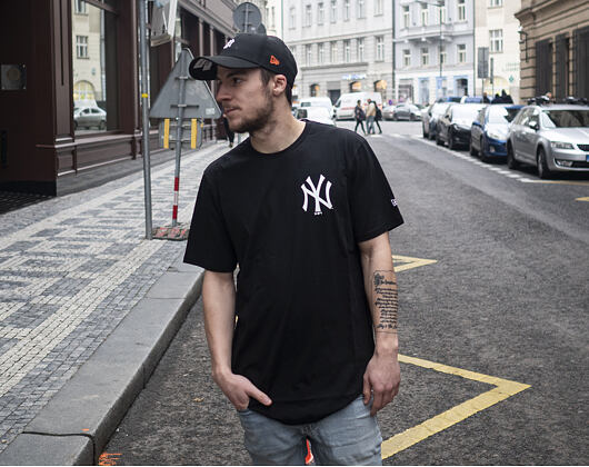 Triko New Era New York Yankees Far East Black