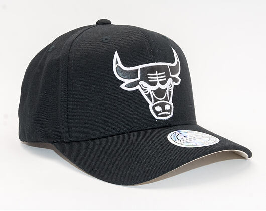 Kšiltovka Mitchell & Ness Chicago Bulls Outline Black