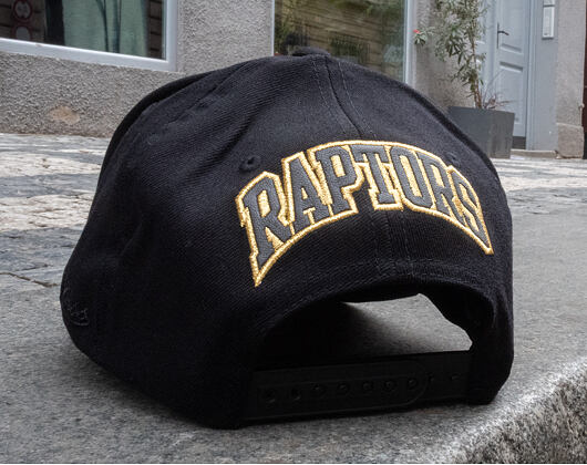 Kšiltovka Mitchell & Ness Toronto Raptors Bullion Black/Gold