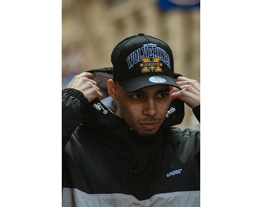 Kšiltovka Mitchell & Ness Michigan Wolverines 661 Team Arch 110