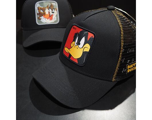 Kšiltovka Capslab Trucker - Looney Tunes - Daffy Duck - Black / Red