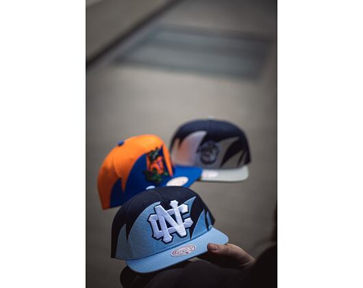 Kšiltovka Mitchell & Ness Sharktooth Snapback North Carolina Tar Heels Navy/Light Blue