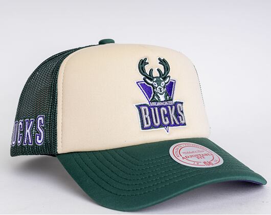 Kšiltovka Mitchell & Ness Milwaukee Bucks Off White Trucker HWC Off White