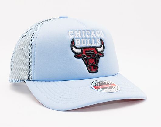 Kšiltovka Mitchell & Ness Keep On Truckin Trucker Chicago Bulls Light Blue